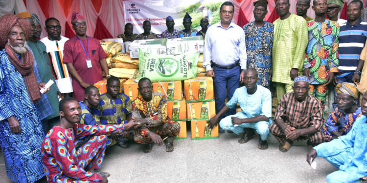 dangote-cement-ibese-donate-food-supply