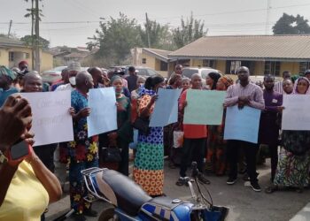 health workers protest
