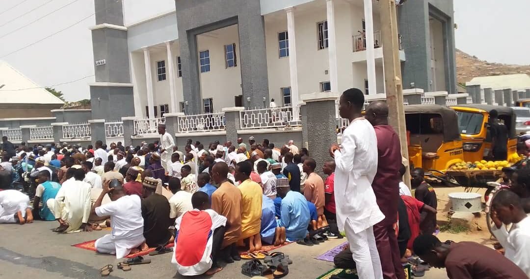 'Ghost workers' in Taraba seek divine intervention over unpaid salaries