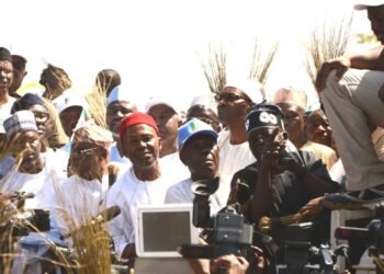 Protest at INEC : Old video of Tinubu, Buhari, others protesting against Jega in 2013 surfaces