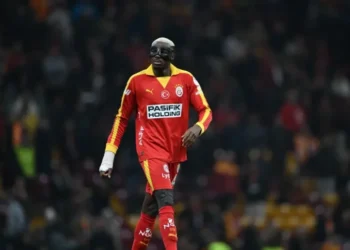 Fenerbache wants Osimhen to play without hand gear, say it's dangerous