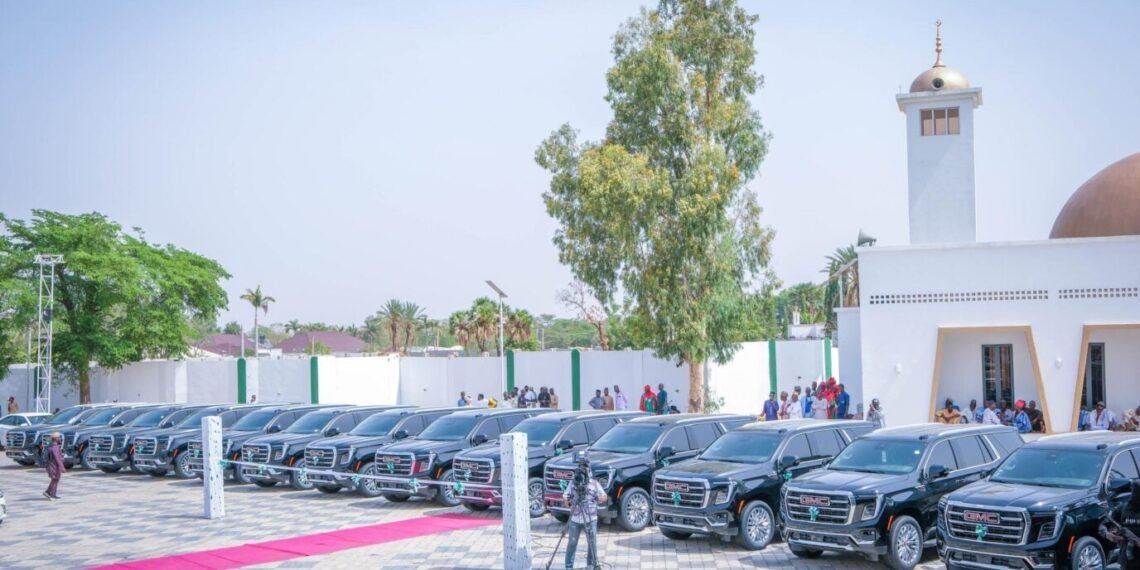 Amid 2027 ambitions, governors gift brand new cars to traditioner rulers