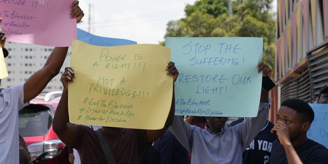 Power outage:Angry Lagos residents protest