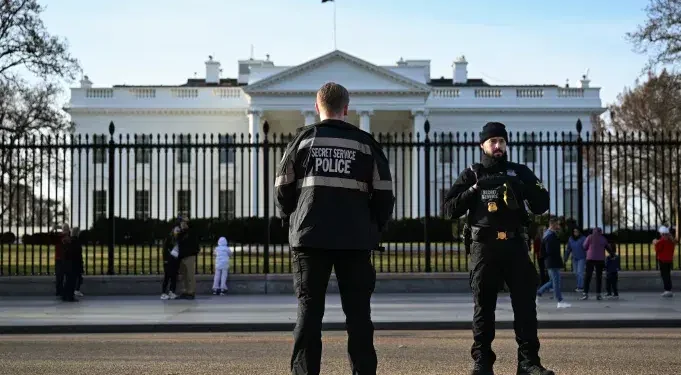 US police shoot man who 'might have had a gun' at White House